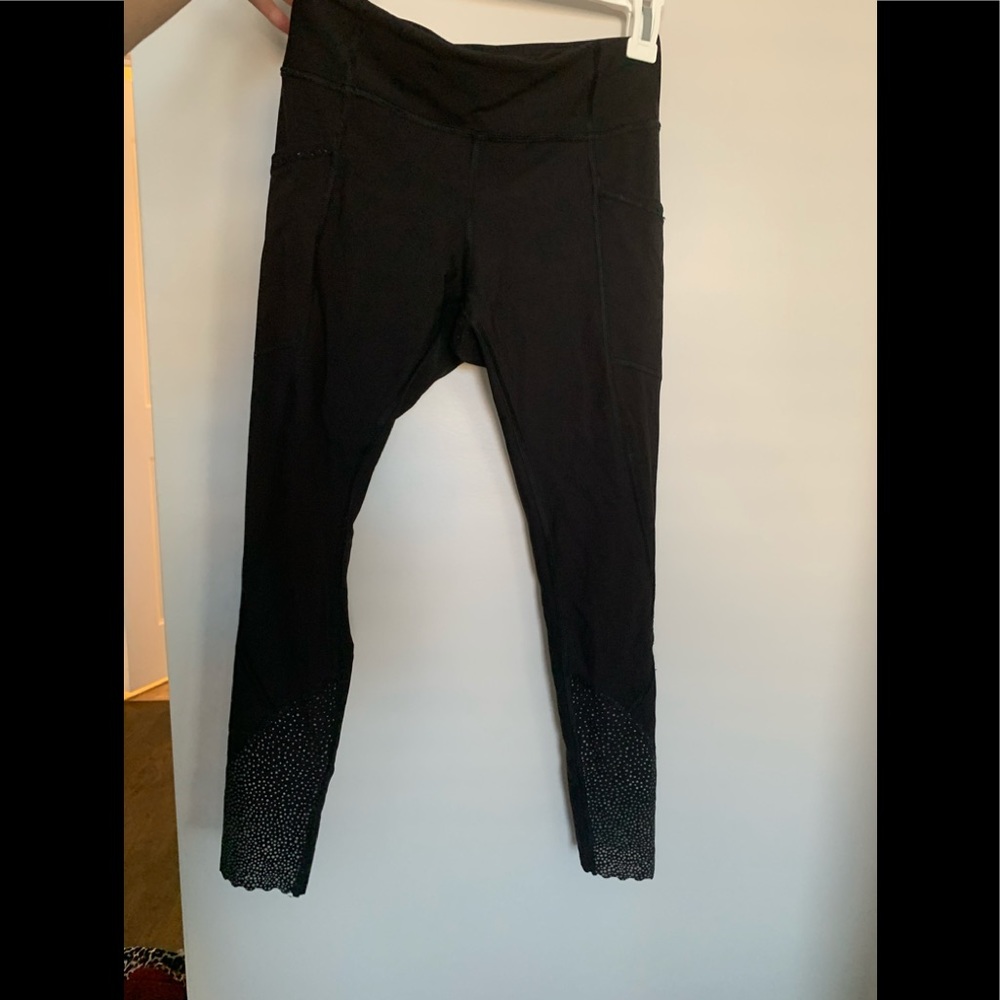 Lululemon Tight Stuff II 25” Leggings. Size: 6